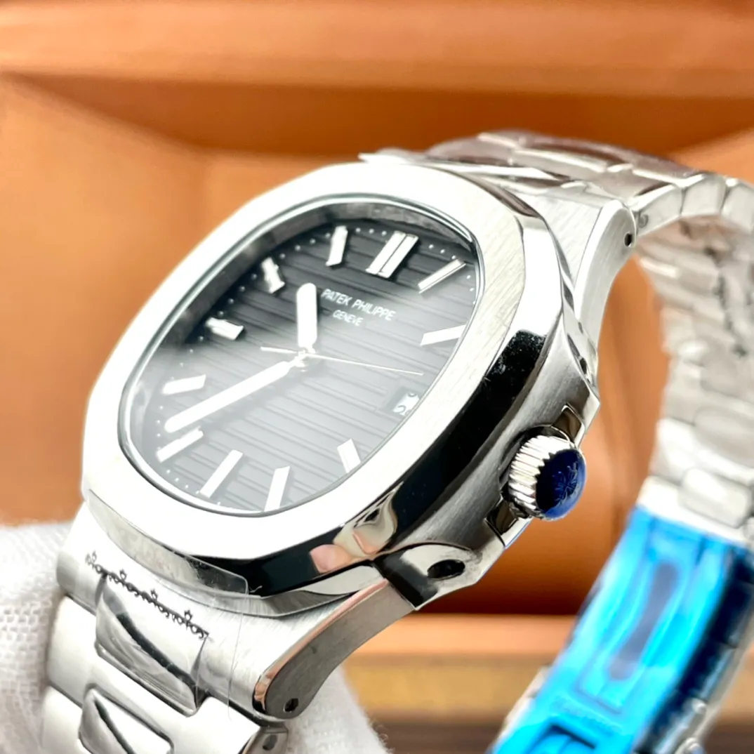 【High-end replica】💰1240! Patek Philippe Nautilus Series ♠Material: 316 stainless steel ♠Lens: sapphire glass ♠Movement: top fully automatic imported Citizen 8215 machinery ♠Size: 42mm diameter 2021 "Men's Preferred Model" Exquisite text three-dimensional sense - Nautilus [Exclusive real photo] Top-level creation, exquisite quality, excellent temperament Type: boutique men's watch (top-level) exquisite quality! !